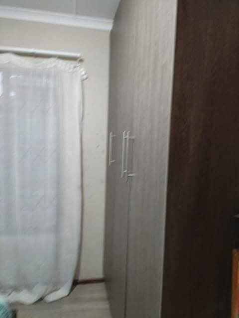 Rental price r5800 plus deposit
fitted kitch  in Dawn Park