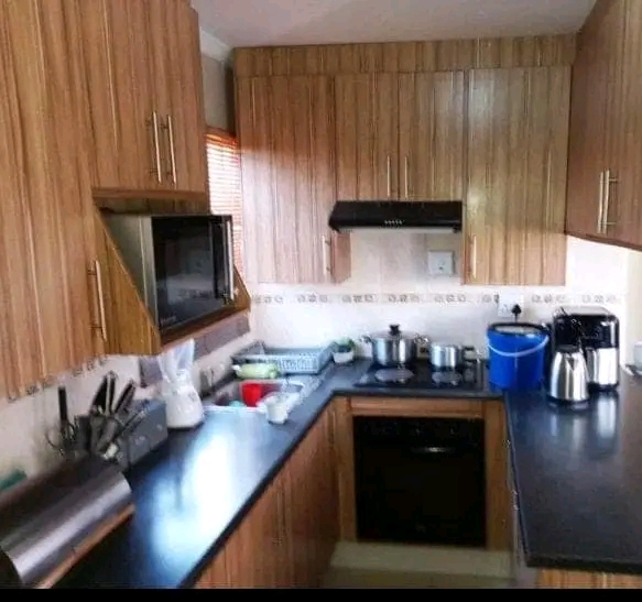 Rental :r5500 plus deposit
kitchen 
3 bedro  in Windmill Park