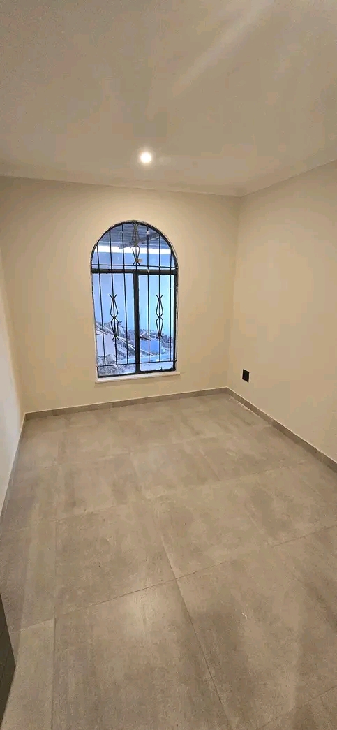 3 bed 1 bath house available for rent.
rent   in Alexandra