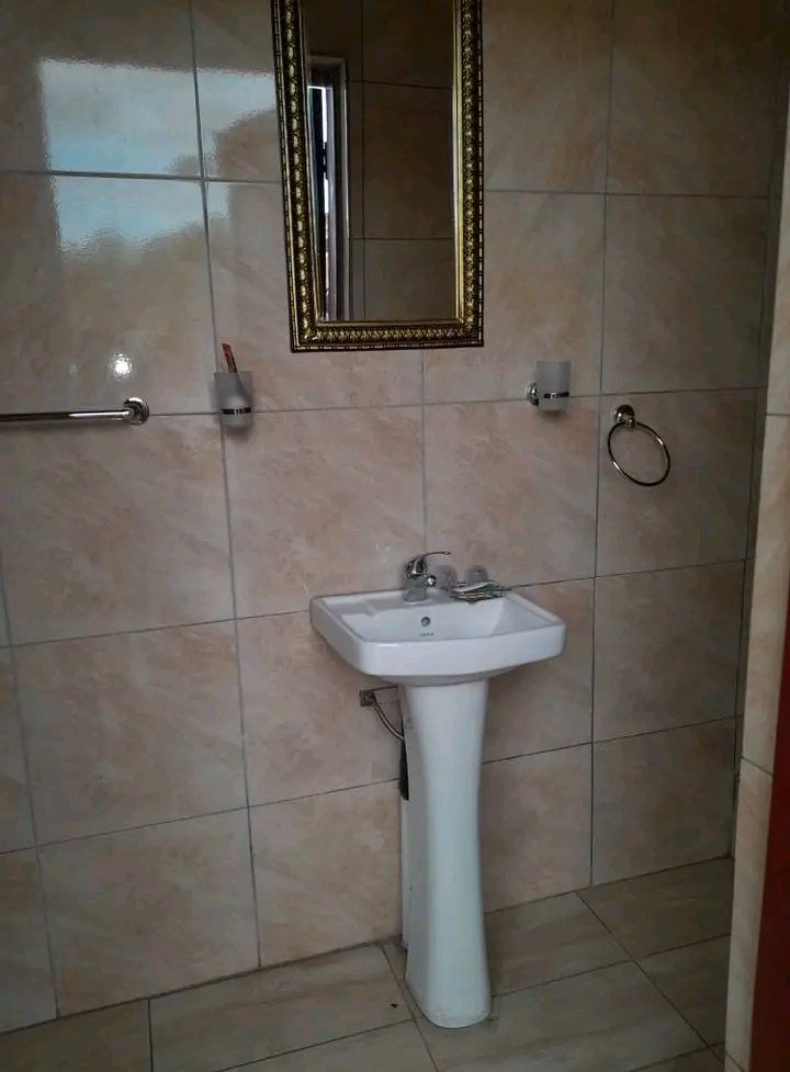 R1650 @ soweto
shared shower and toilet 
no  in Rockville
