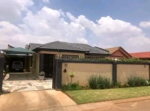 Pimville zone 2 3 bedroom house for rent in s  in Pimville