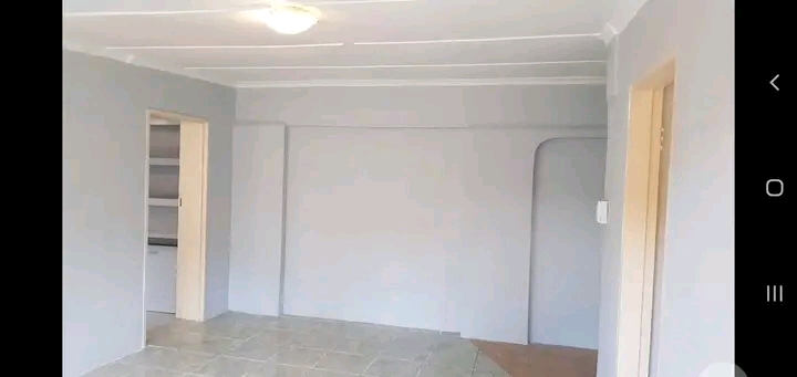Very spacious one bedroom cottage, close to s  in Kew