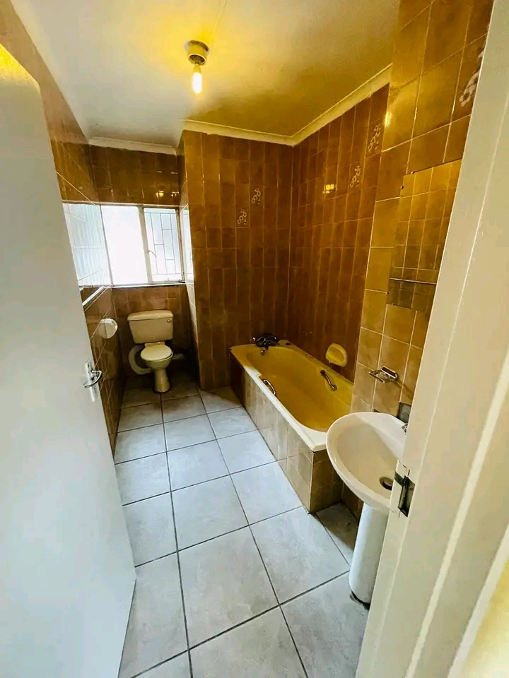 3 bedrooms duplex apartment with built in cup  in Clayville