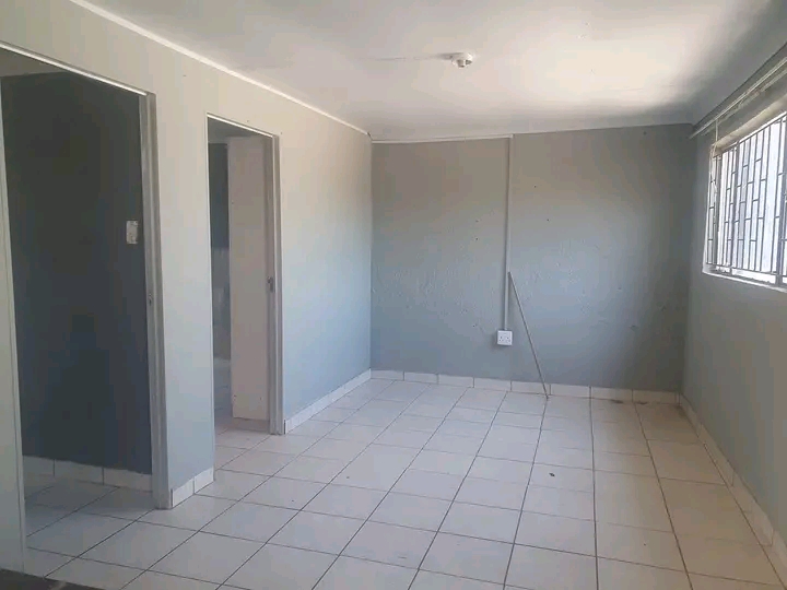 2 bedroom cottage available immediately at ex  in Ebony Park
