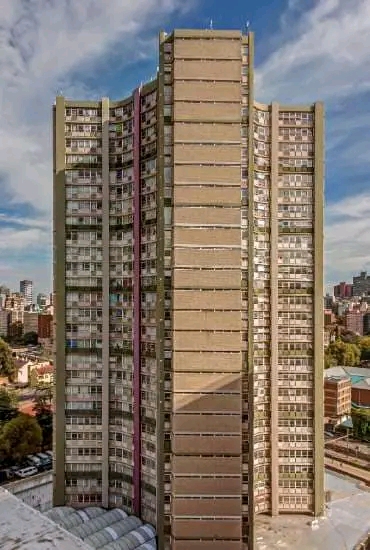 Room available for 2 guys at 120 end street
  in Johannesburg