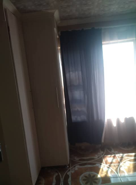 2 bedroom available for rental
a large fitte  in Birch Acres