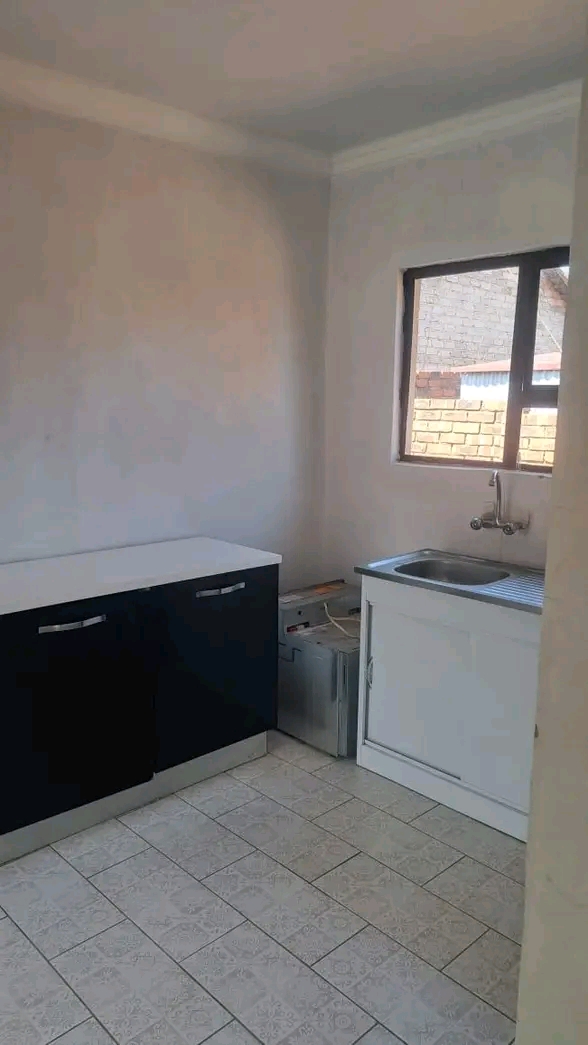 Newly built 2 bedroom cottage available immed  in Vosloorus
