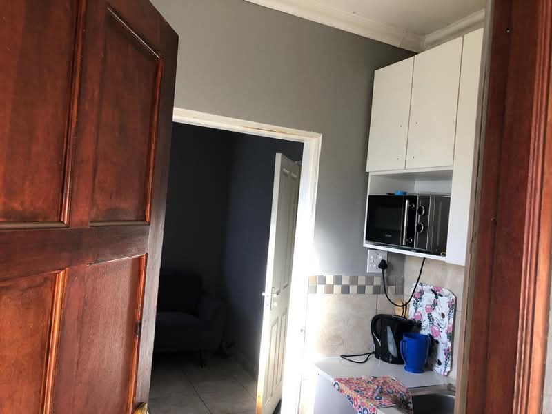 7 bedroom house for sale in ext 10. going for  in Cosmo City
