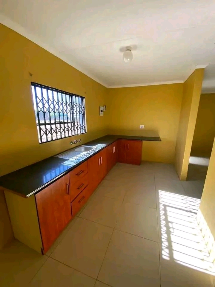 One bedroom cottage for rent near mall
r2800  in Birch Acres