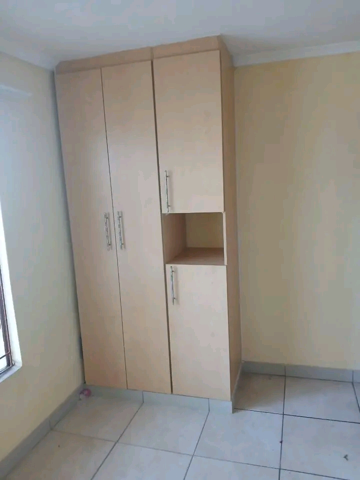 2 bedroom house -with few outside rooms -to r  in Ebony Park
