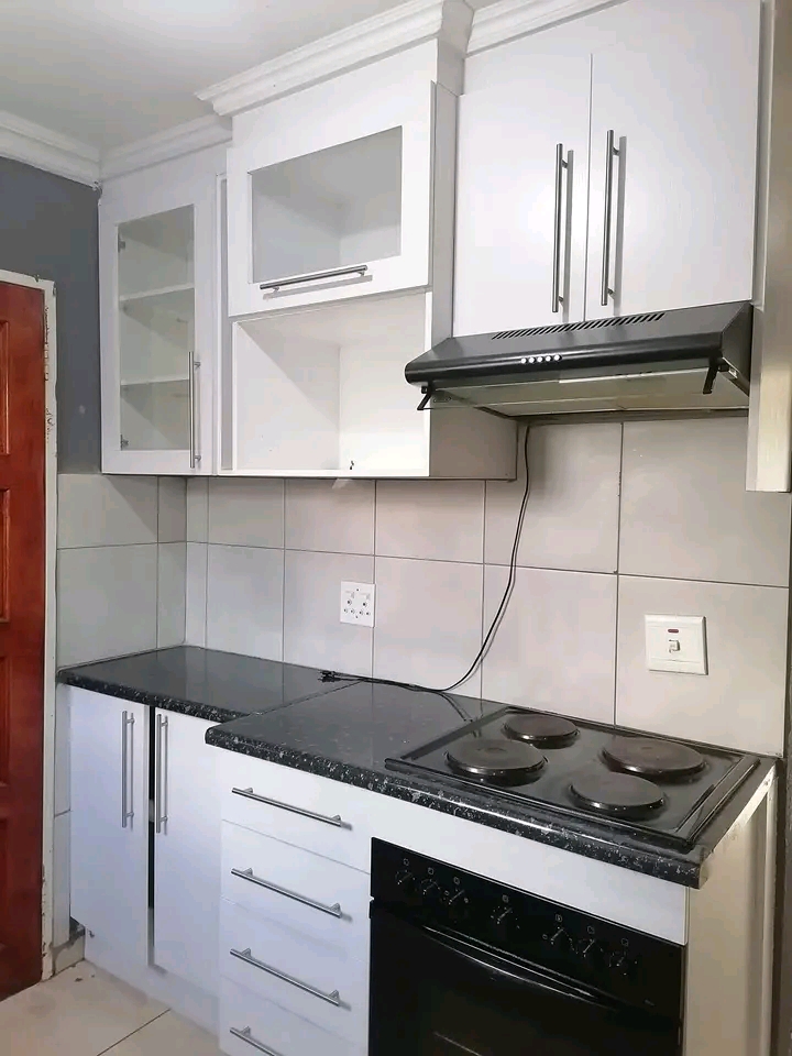 House for rental in ext 20
cousy home 
open  in Protea Glen