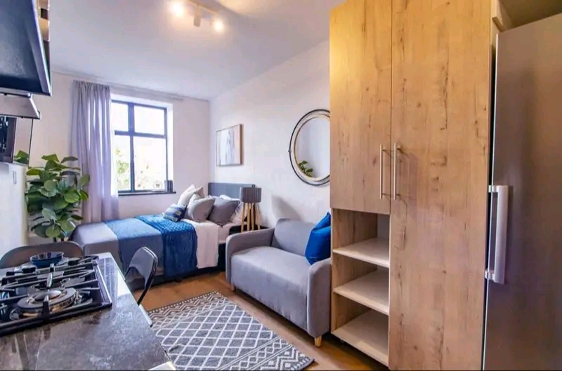 Bachelor apartment with balcony for rent (jus  in Northcliff