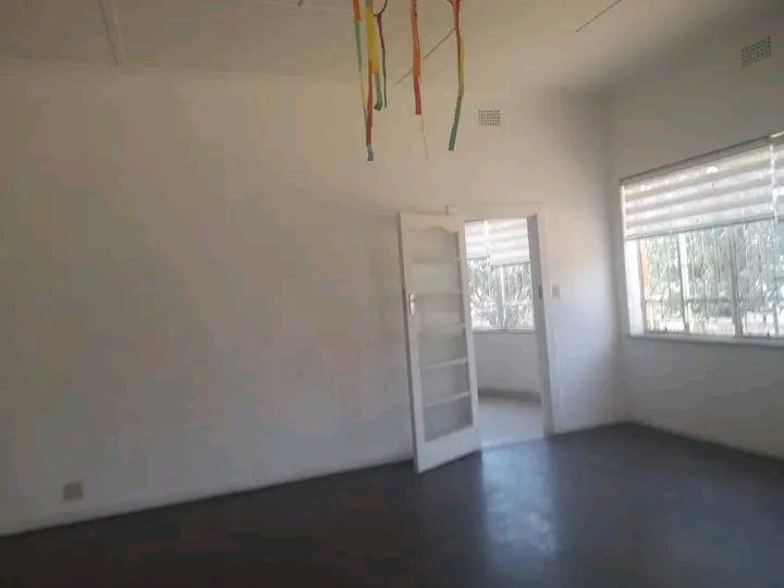 2 bedroom cottage house to let in queen stree  in Kensington