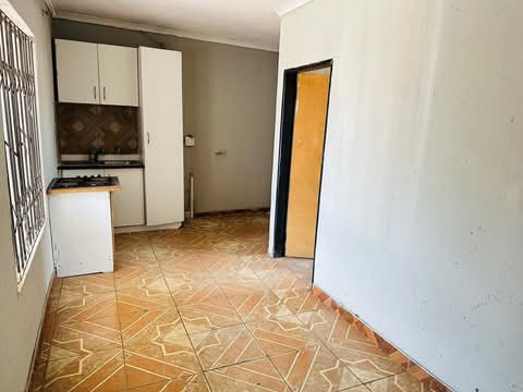 1 bedroom cottage in ext 6
kids allowed
par  in Ebony Park