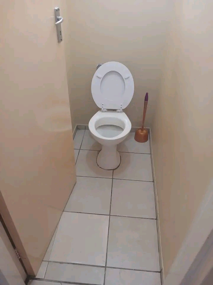 Standard room available in acardia francis bo  in Acardia