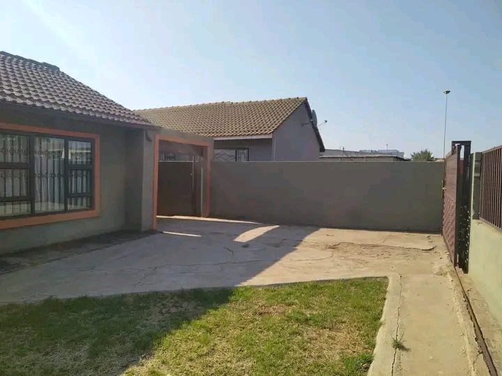 House available to rent immediately !!!📍   in Vosloorus