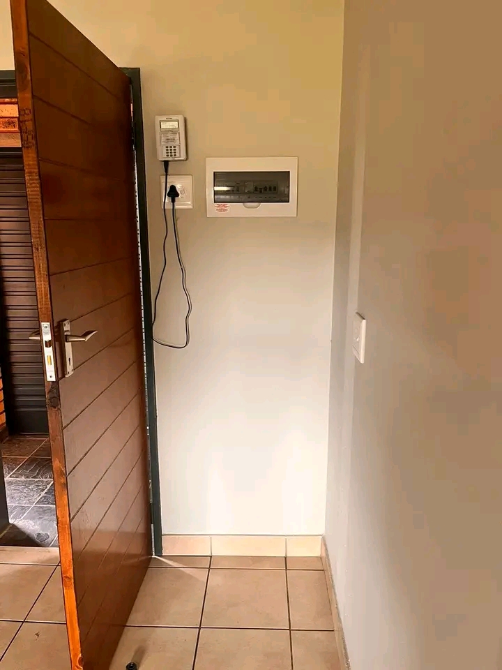 2nd floor unit
open plan lounge and fitted k  in Kibler Park