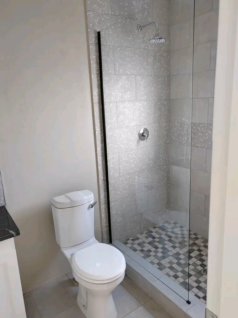 Spacious and modern bachelor apartment for re  in Vosloorus