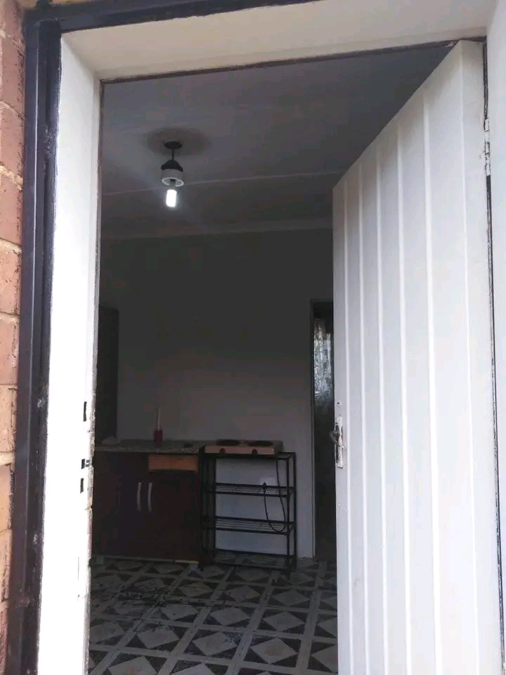 4 room house available at soweto naledi ext n  in Naledi