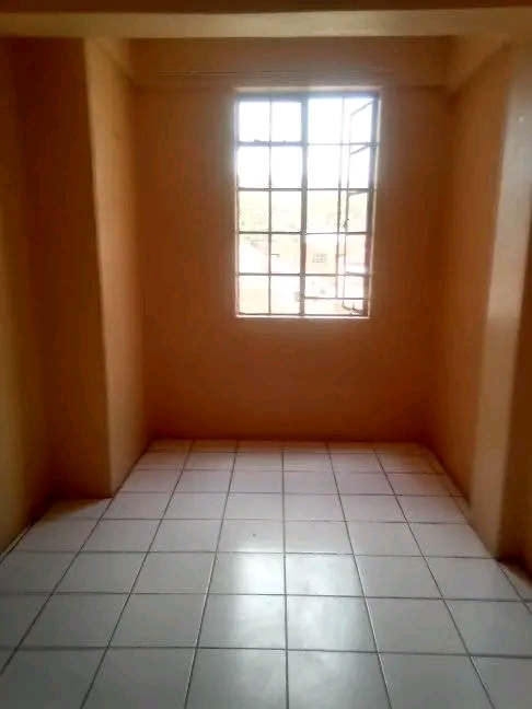 Room to let in a clean and safe building. sha  in Turffontein