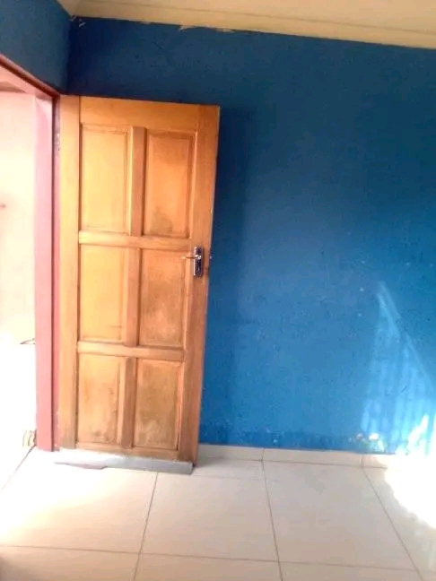 Room to rent still available phase 4 toilet w  in Braamfischer