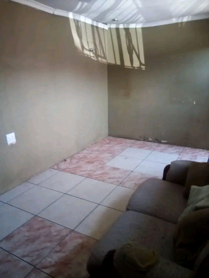 Garage available immediately for rental at zo  in Diepkloof