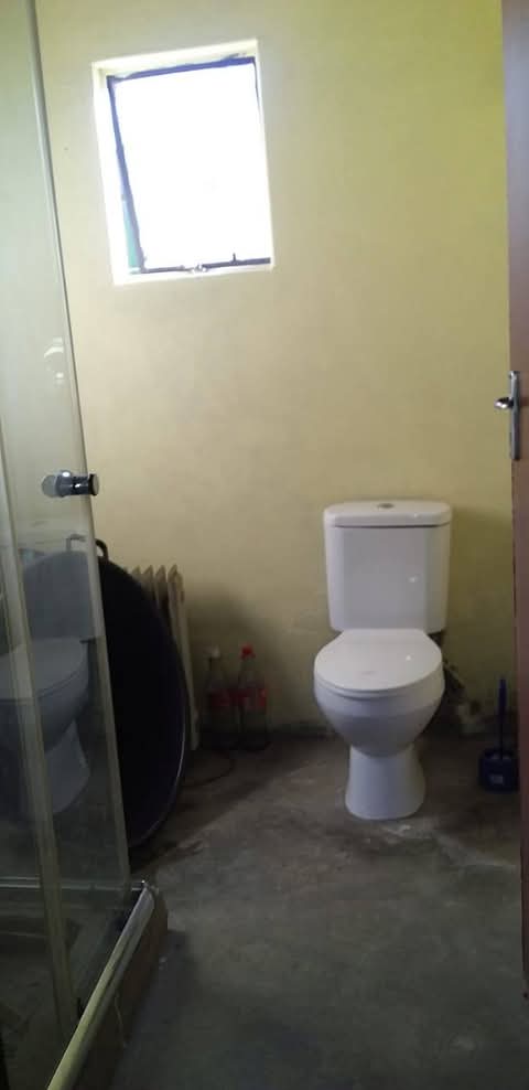 Room available in zone 4 rent 1700 deposit 17  in Diepkloof