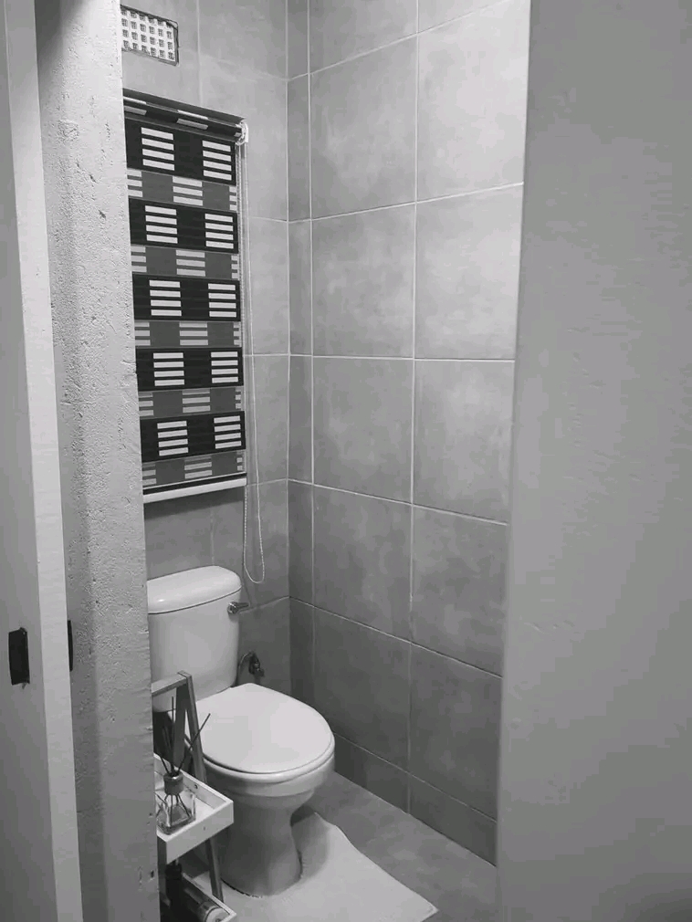 A bachelor unit with a small build-in kitchen  in Norkem Park