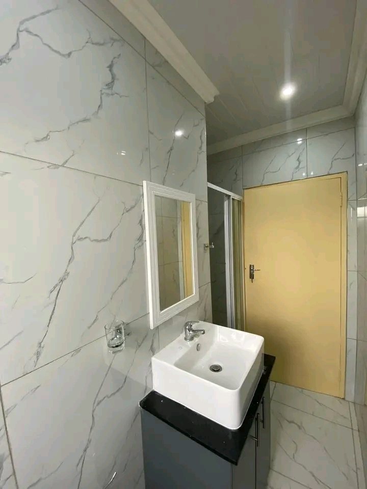Flat share room available in a 2 bed 2 bath a  in Midrand