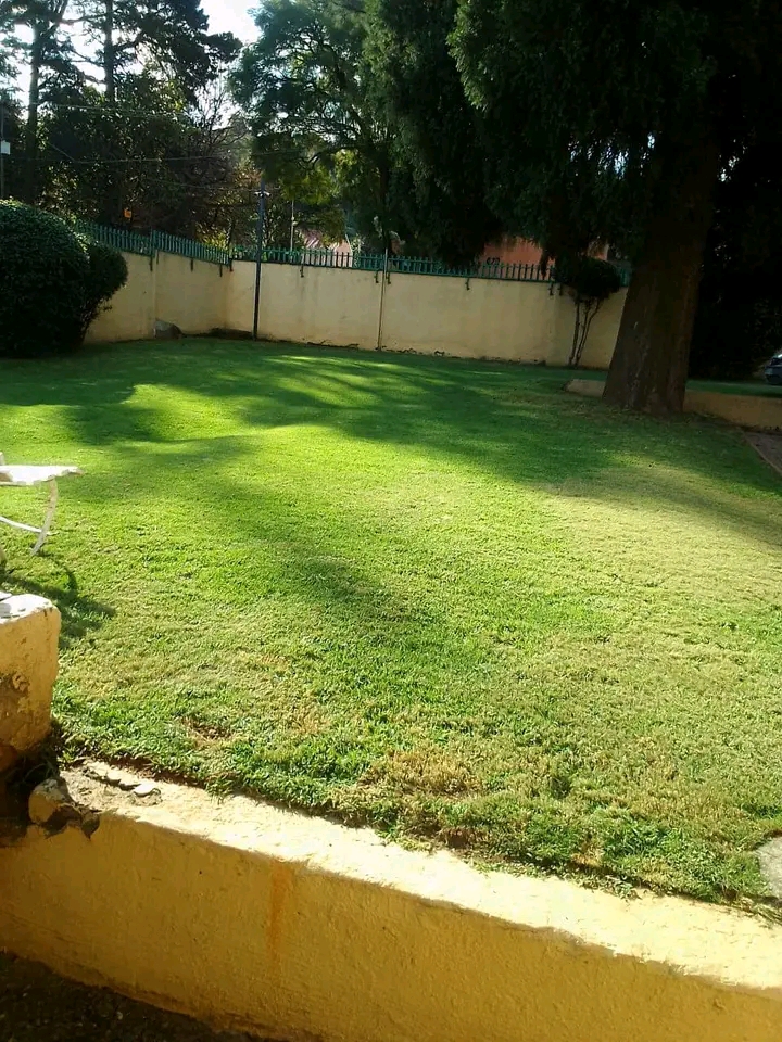 Small outside room for one person 
rent r190  in Jeppestown