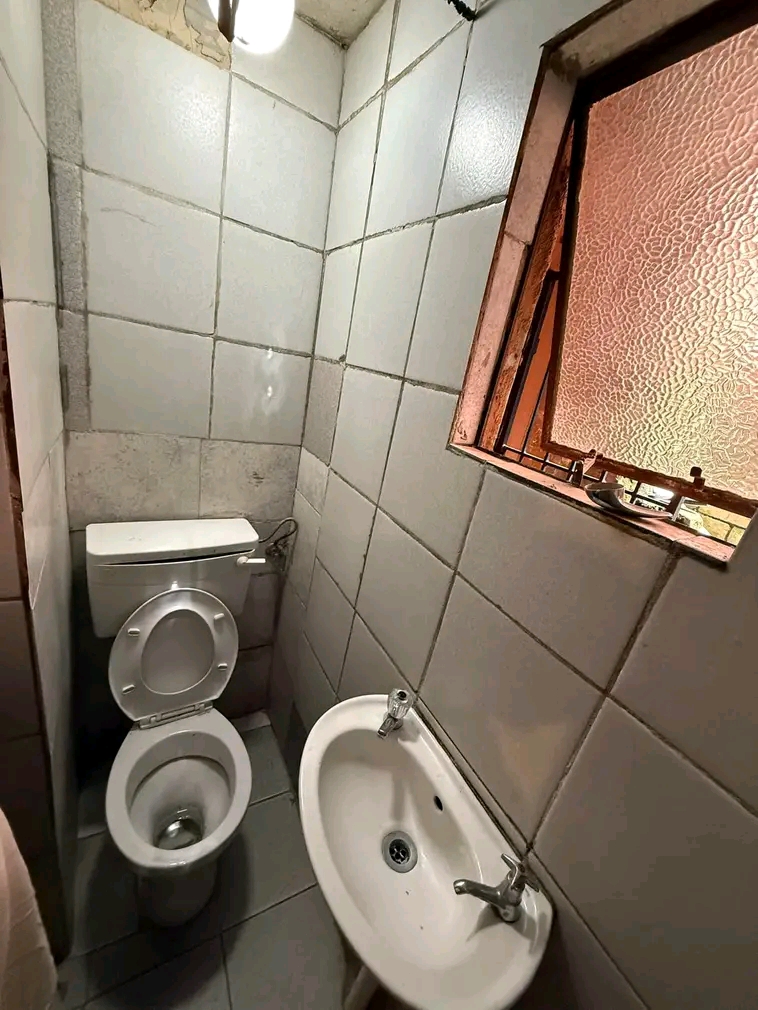 Cottage available in 3rd avenue corner 1st pl  in Bezetenhoud valley