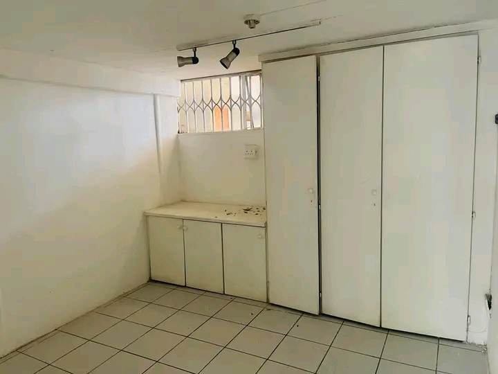 2 bedroom cottage available
6k including ele  in Lombardy East