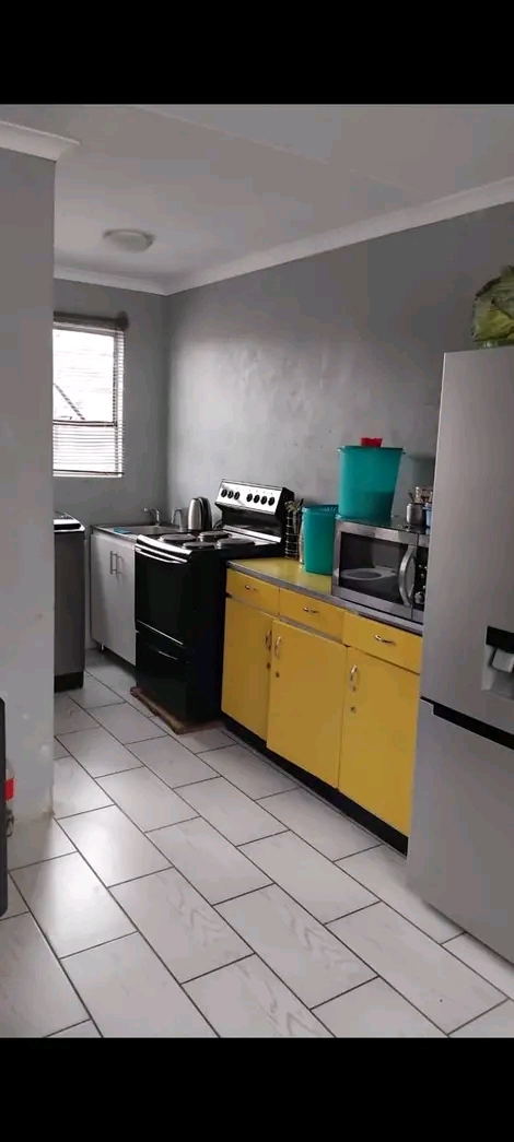 Open plan cottage with secured parking availa  in Meadowlands