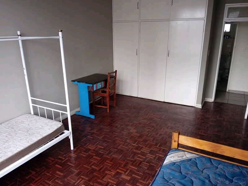 Large room to rent, semi furnished.
on 12th   in Berea