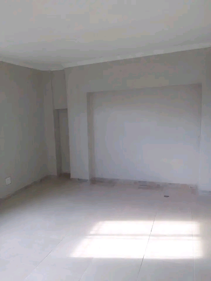 Garage available emfihlweni close to masiqhak  in Tembisa
