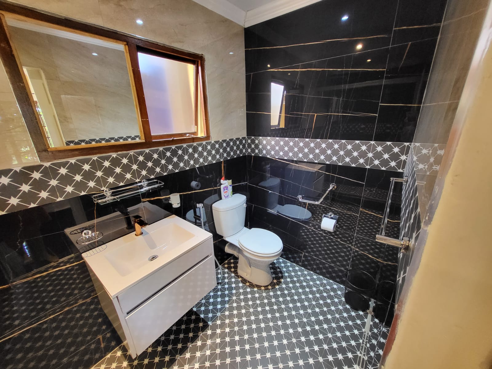  gem of manor  
short term 

situated in w  in Durban