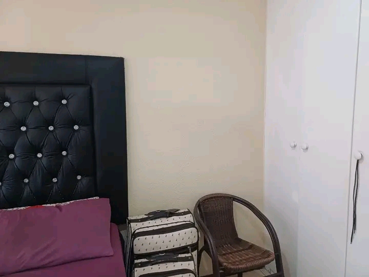 A big room available for  r3500  at halfway g  in Midrand