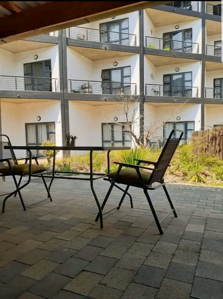 Adress 260 main street,
craftsmanship apartm  in Maboneng