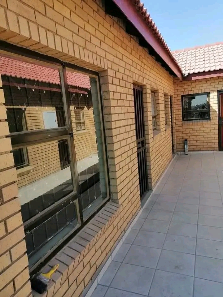 1 x  apartment available at ext 2 next to kaa  in Kaalfontein