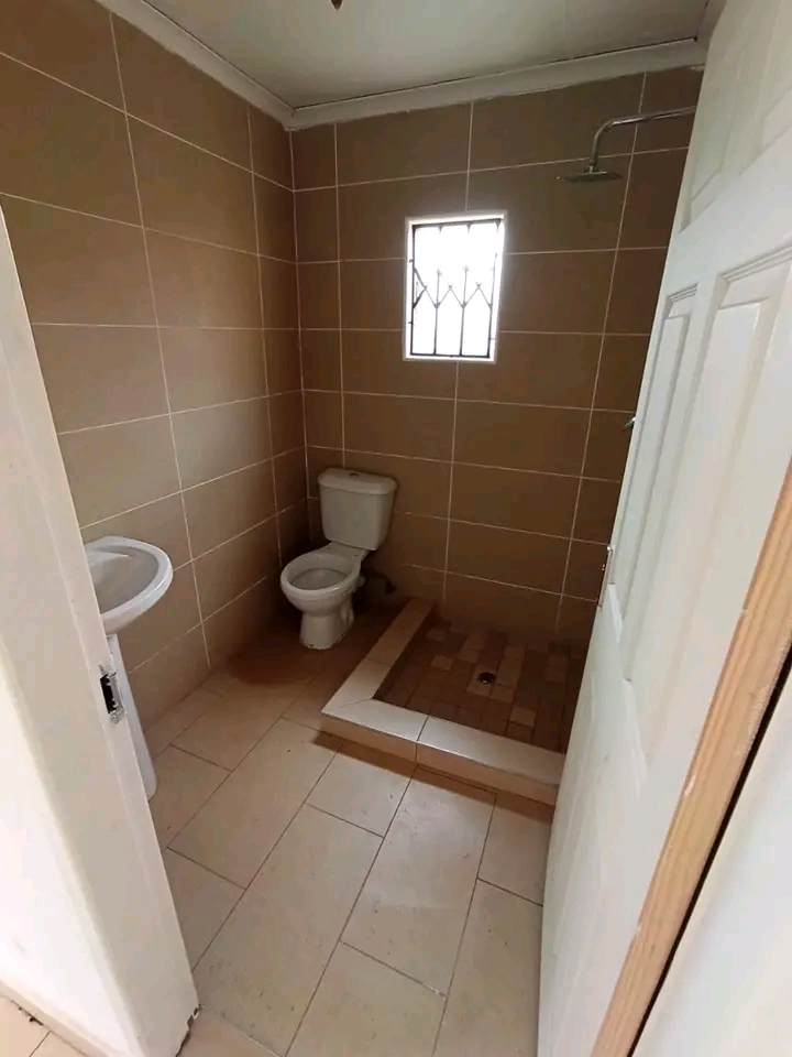 Apartment for rental ext 3
1 bedroom
waldro  in Protea Glen