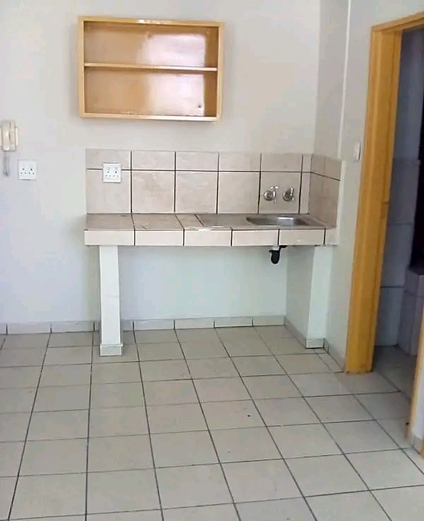 1 bedroom flat to let | cnr jepee&von willeig  in Johannesburg