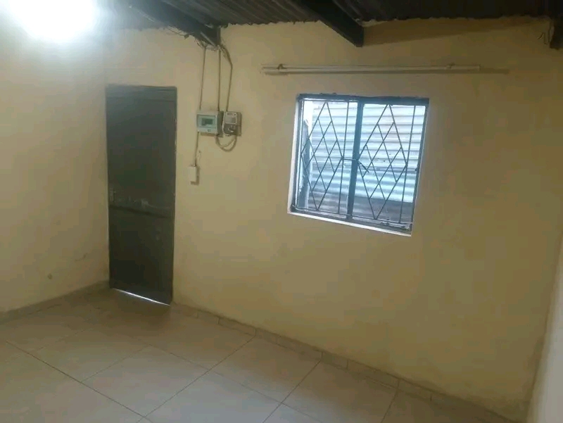 A spacious room available!!

*location: swa  in Ivory Park
