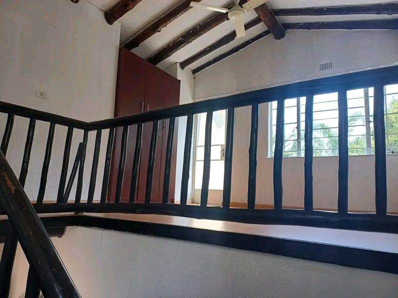 2 bedroom available. 
rent : r7000
water an  in Fourways