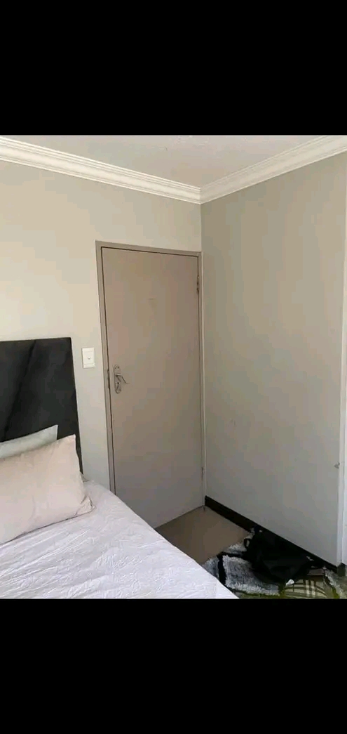 One bedroom available in a three bedroom by b  in Midrand