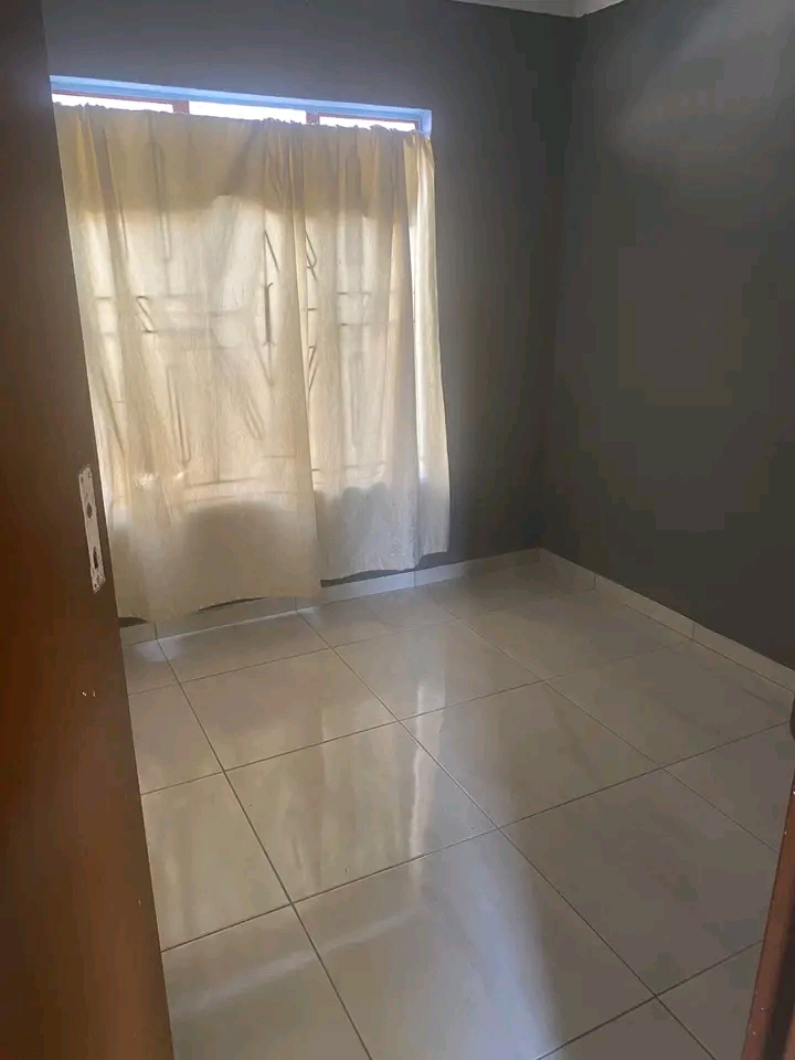 2 bedroom house available for rent. ext 6. r4  in Ebony Park