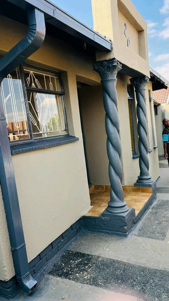 2 bedroom house to rent rabie ridge bath and   in Rabie ridge