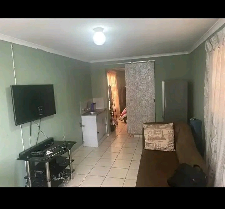 Spacious 1 bedroom & bath cottage for rent at  in The Hill