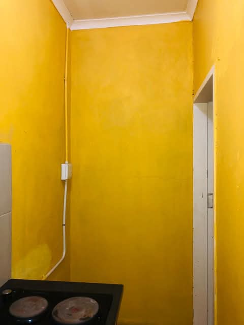 R3500 rent every month’s 
r3000 deposit re  in Olifantsfontein