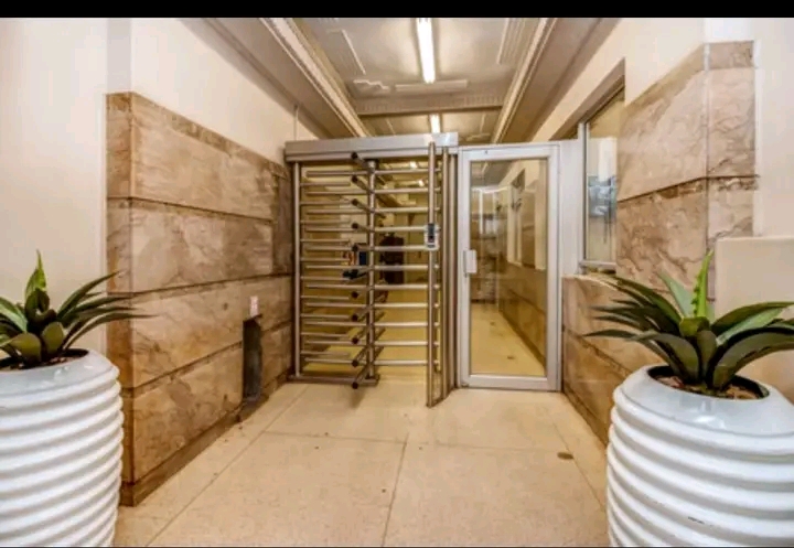 1 bedroom available at legae building
217 li  in Johannesburg