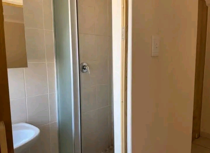 Cottage available for r2800pm 074 345 7903 in  in Randburg